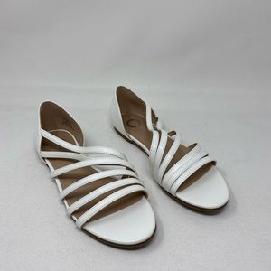 Journee Divina Size 7.5